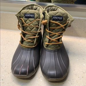 Sperry Topsider Quilted Saltwater Duck Boot Size 9